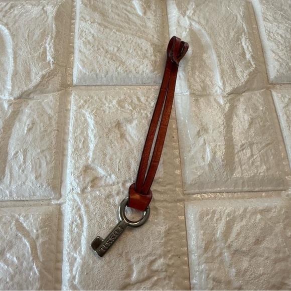 FOSSIL Silver KEY Brown LEATHER Strap key fob bag charm keychain hang tag - Picture 4 of 6